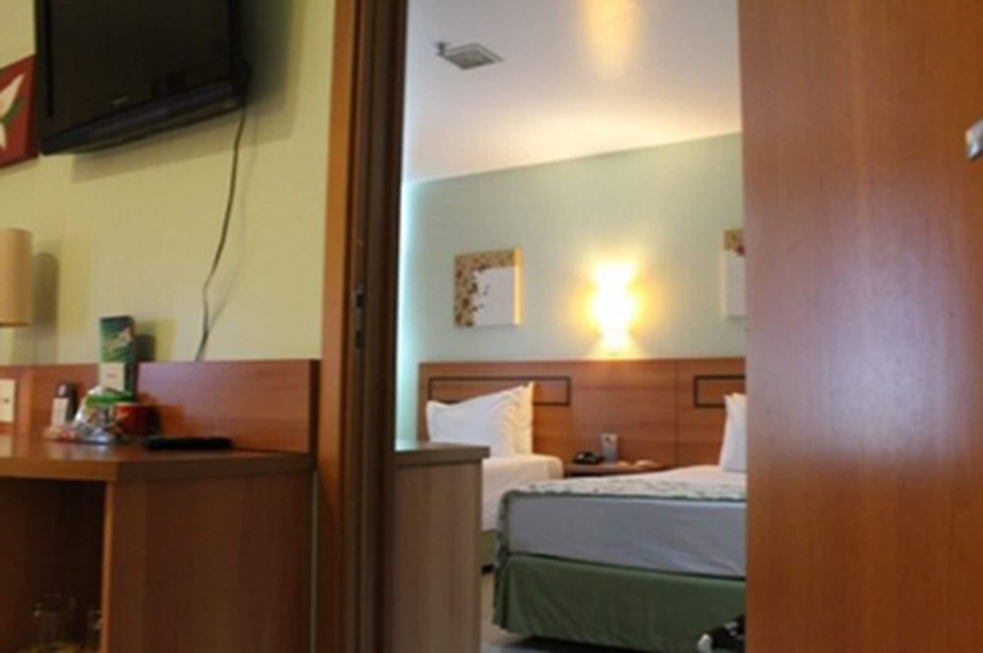 Comfort Hotel Manaus Esterno foto